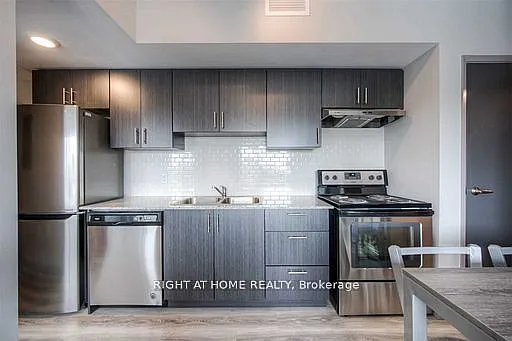 275G Larch St #508 — Photo 6