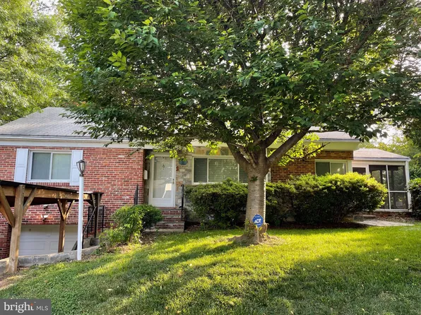 800 Ridge Pl, Falls Church, VA 22046