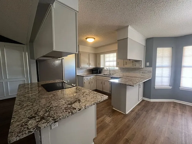 8033 Weehunt Ct — Photo 6