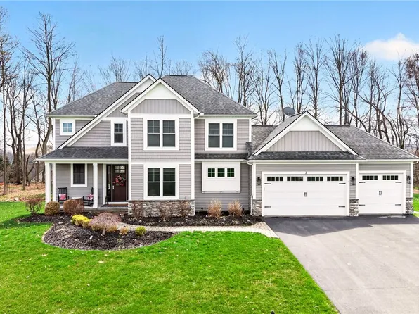 3 Camellia Rise, Fairport, NY 14450
