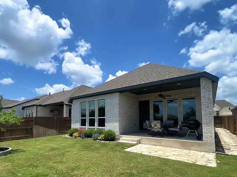 111 Chinaberry Bnd — Photo 26
