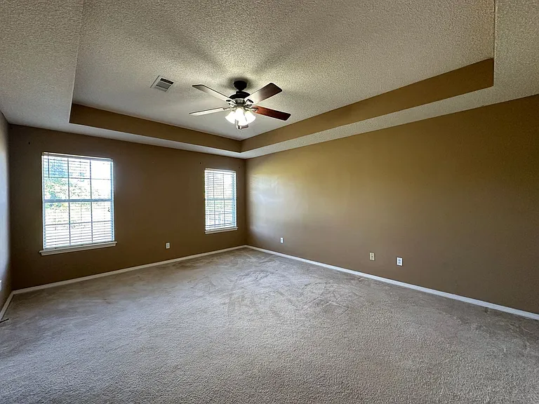2713 S 87th Dr — Photo 13