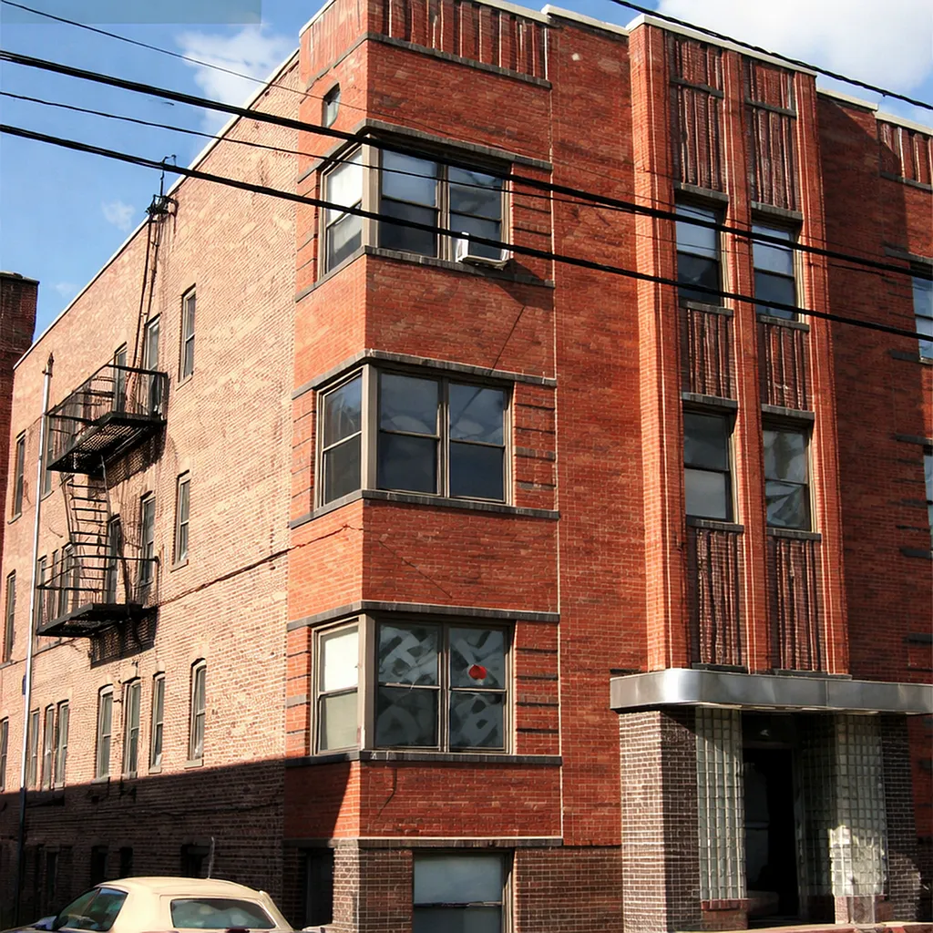 82 Chestnut — Photo 1