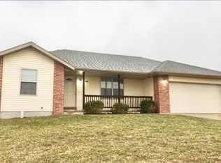 207 N Lake Ave, Clever, MO 65631