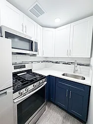 85-21 60 Drive