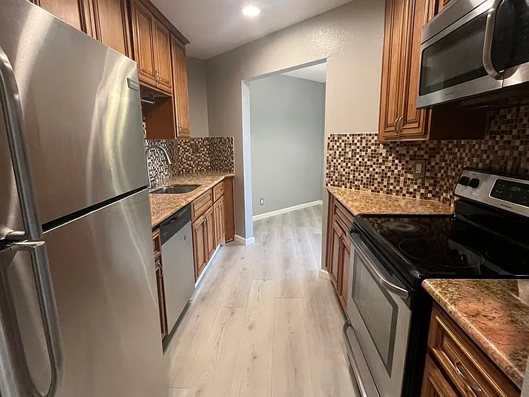 39470 Albany Cmn #G — Photo 3