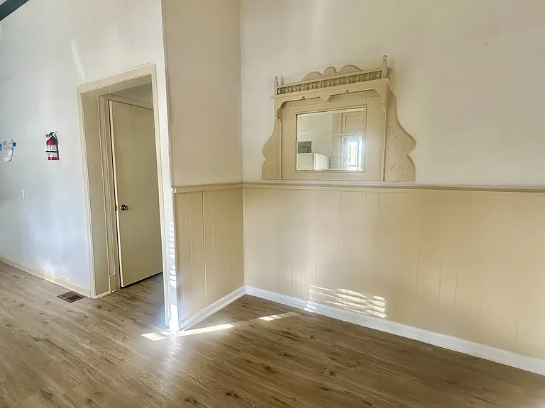 501 W Gordon St #2 — Photo 2