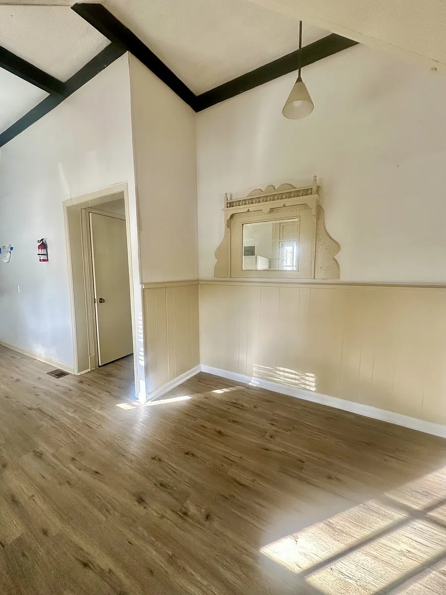 Building Photo - 501 W Gordon St #2
