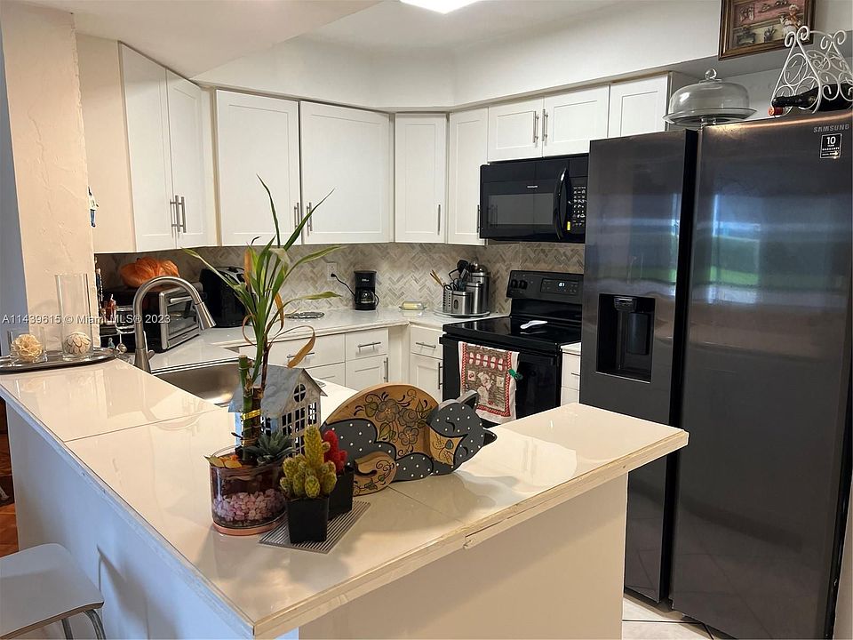 1st image of 9681 SW 138th Ave #Qb1r