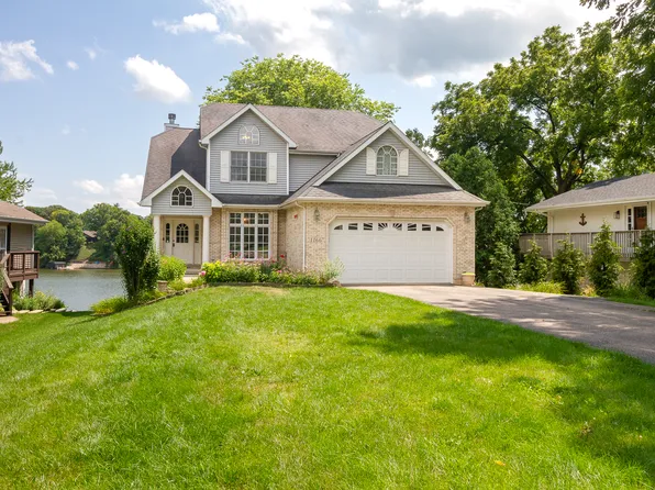 1166 Lady Bird Dr, Somonauk, IL 60552