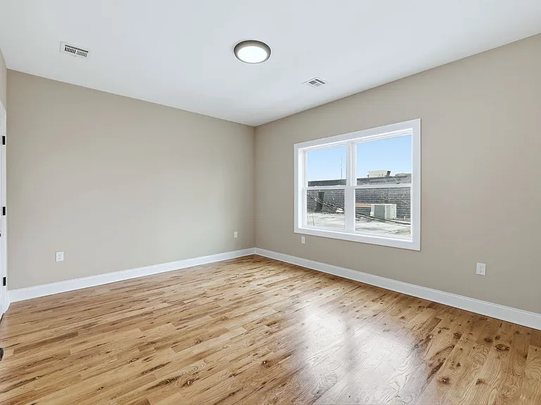 109 N 7th St #1 — Photo 12