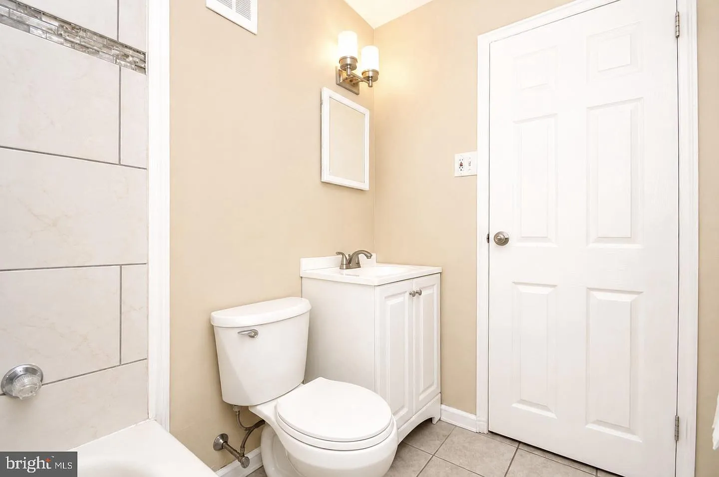2 bed, 1.0 bath, 1600 sqft, $1,650 — Photo 3