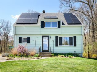 24 Chestnut Hill Rd, Oxford, MA 01540
