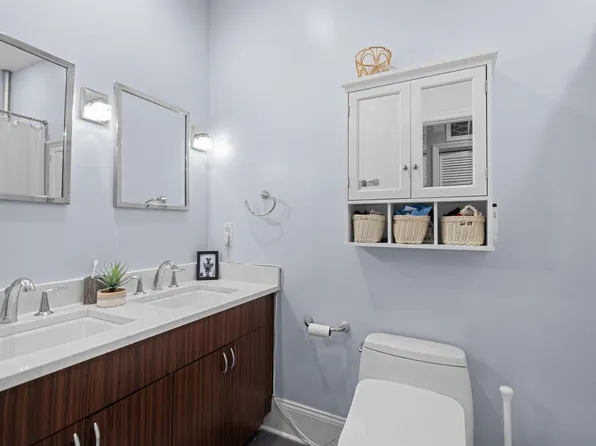 919 Park Avenue image 9 of 18