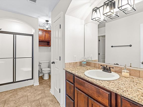 4th image of 3105 SW Warberry Ave