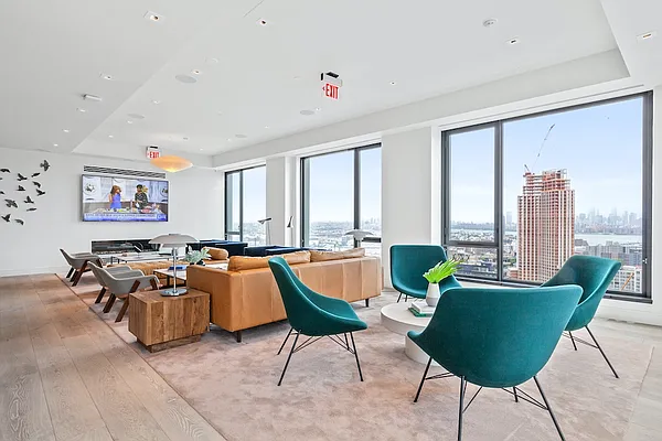 Rented by Greystar | media 5