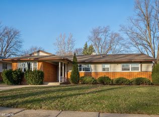 540 Germaine Ln, Elk Grove Village, IL 60007