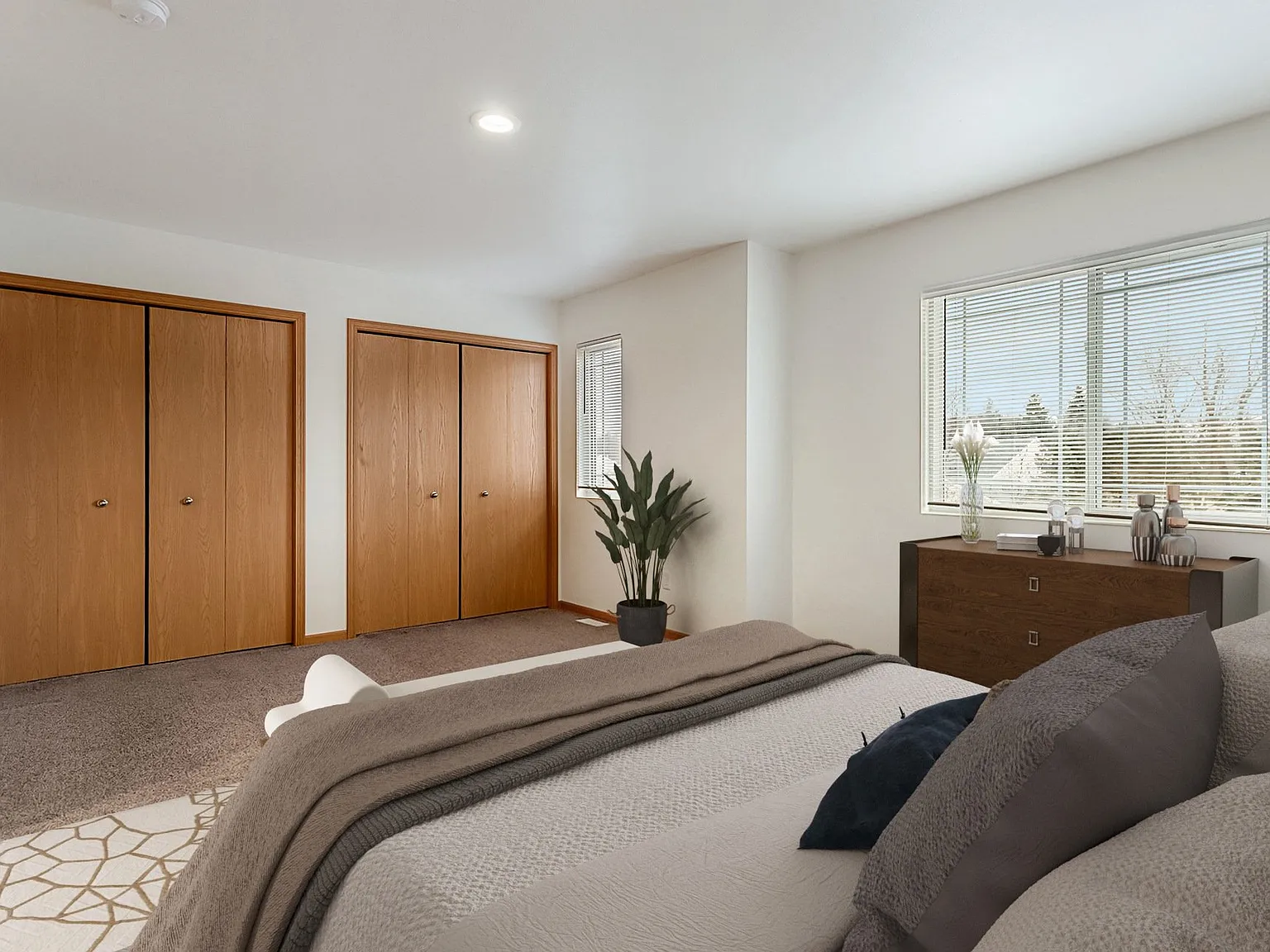Pinefield Condominiums — Photo 4