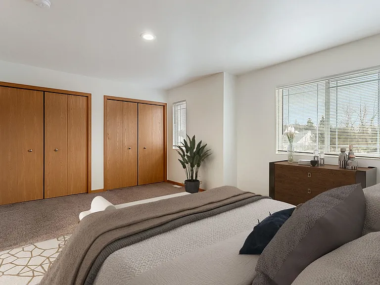 Pinefield Condominiums — Photo 4