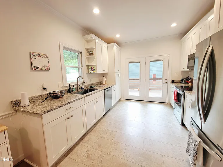 207 Danforth Dr — Photo 12