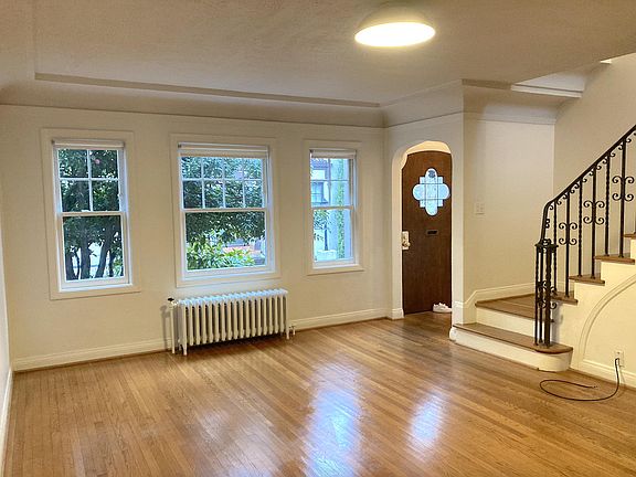 Entry / Living Room