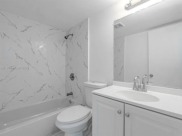 5100 SW 64th Ave #106 — Photo 15