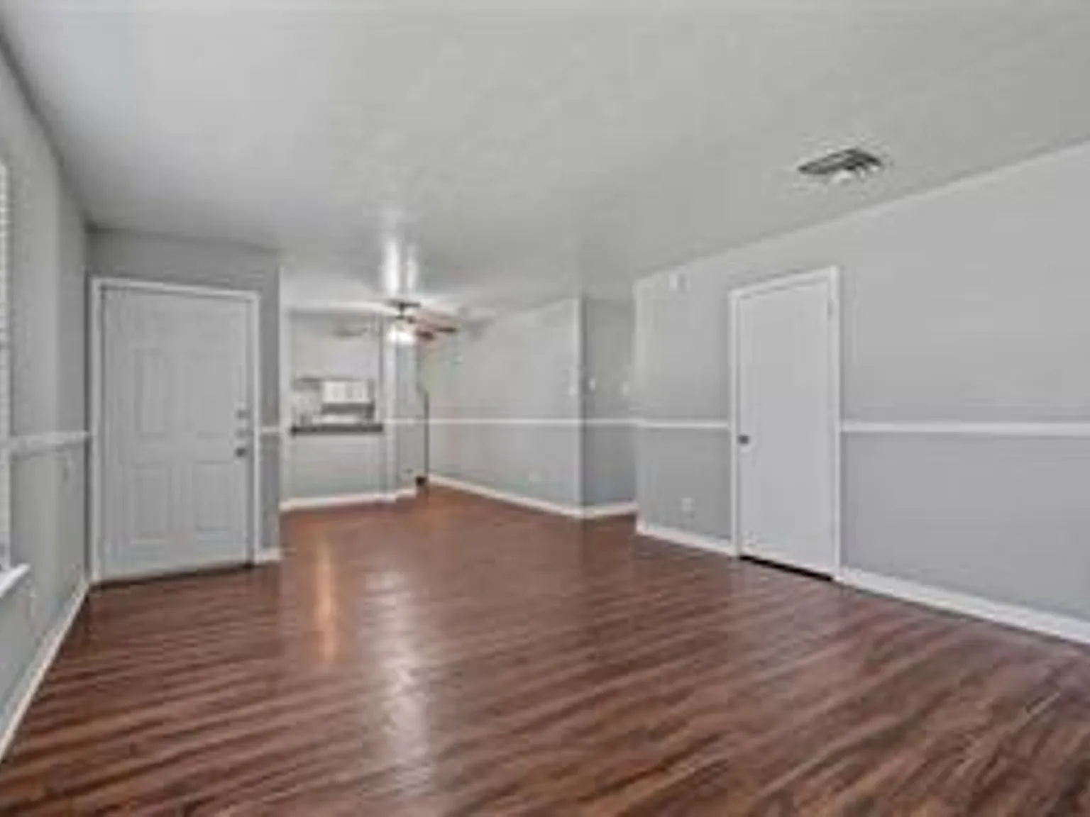 Ennis Place Apartments — Photo 2