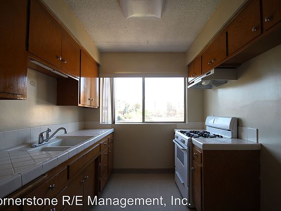 5th image of 151 N Hudson Ave APT 14