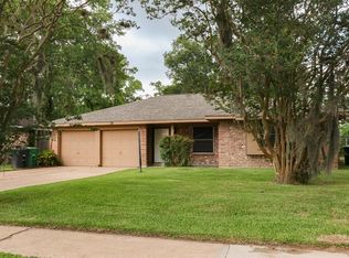 8451 Rinn St, Houston, TX 77078