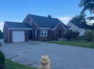 46 Oakdale St, Bridgeport, CT 06606