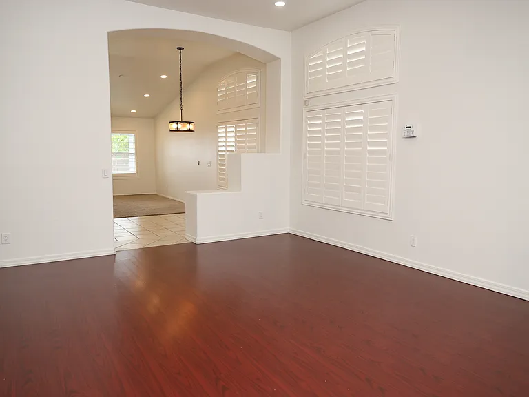 15201 S 47th Way — Photo 4