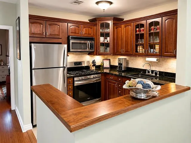 2 bed, 1.0 bath, $4,200 — Photo 4