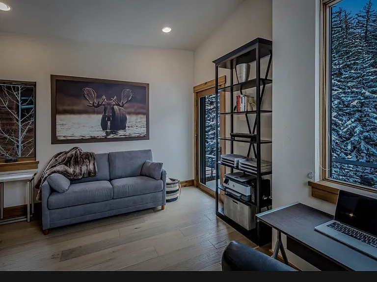 2366 S Frontage Rd W — Photo 11