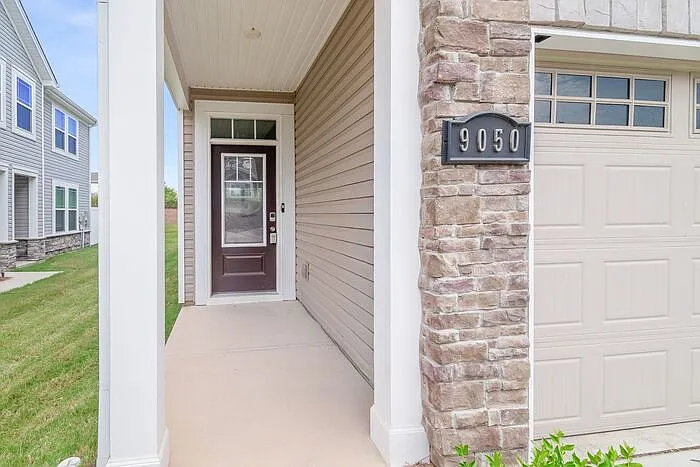 3 bed, 2.5 bath, 1956 sqft, $2,495 — Photo 4
