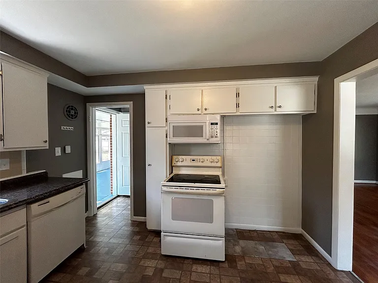 21307 Le Fever Ave — Photo 11