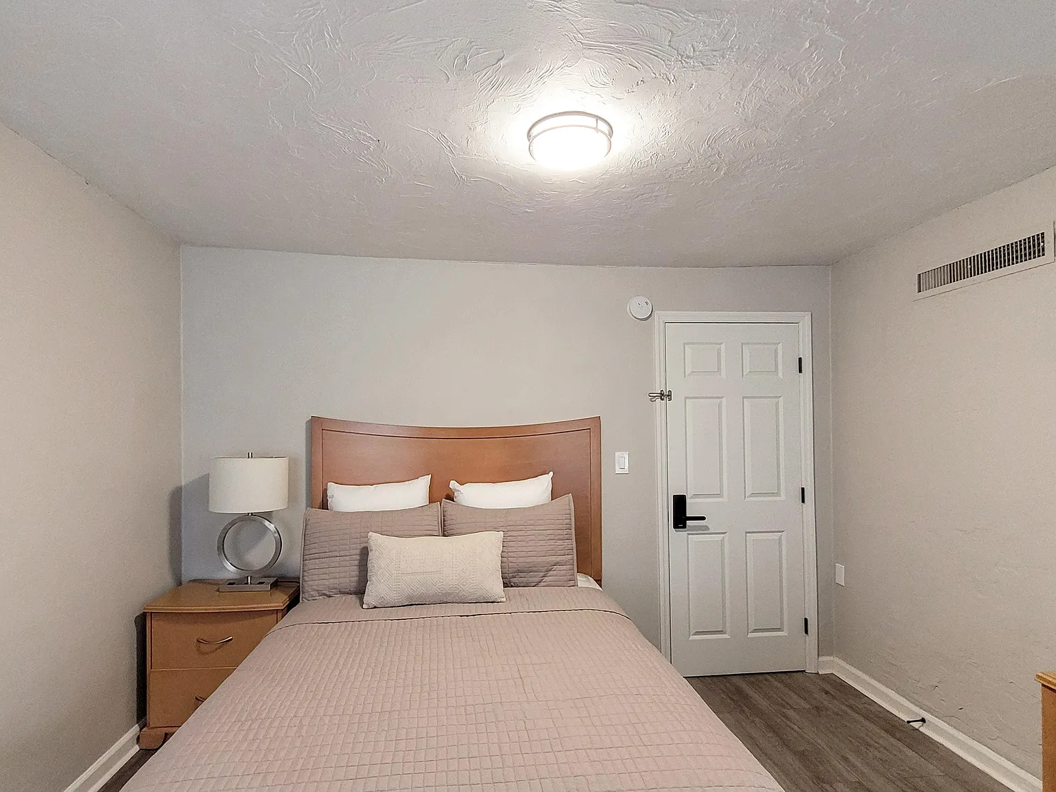 4 bed, 3.0 bath, 1680 sqft, $754 — Photo 2