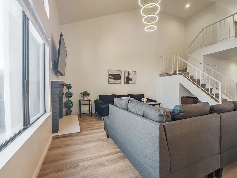 Azores Cir — Photo 24