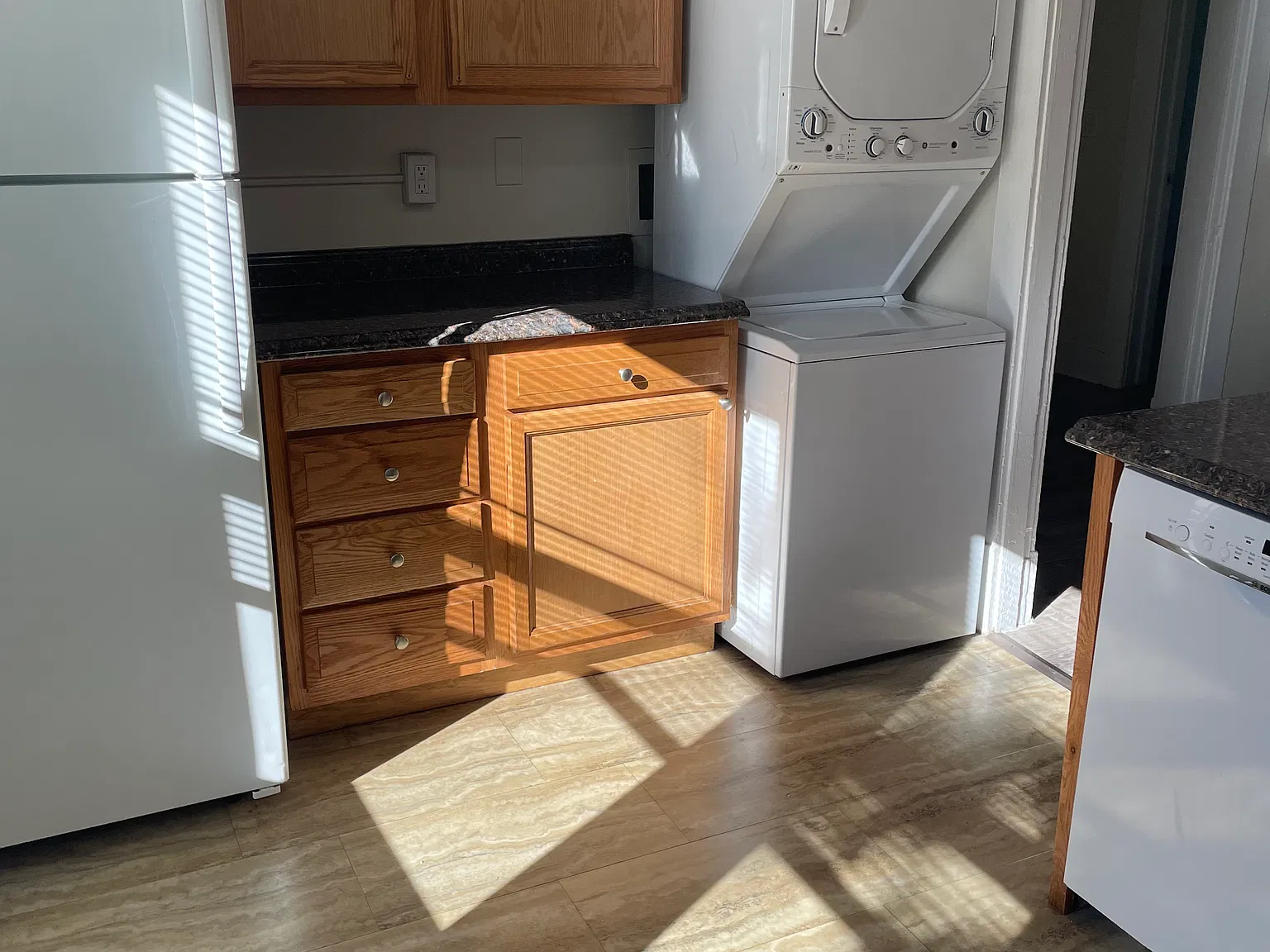 4 bed, 1250 sqft, $2,100 — Photo 2