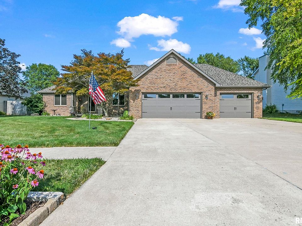 120 Manor Hill Dr, Chatham, IL 62629 | Zillow