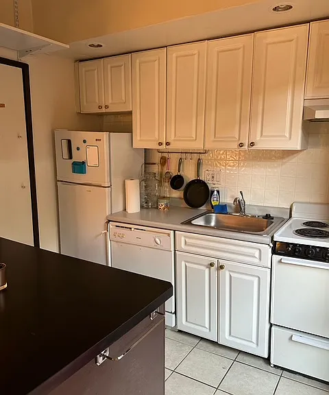 2039 Walnut St #3R — Photo 18