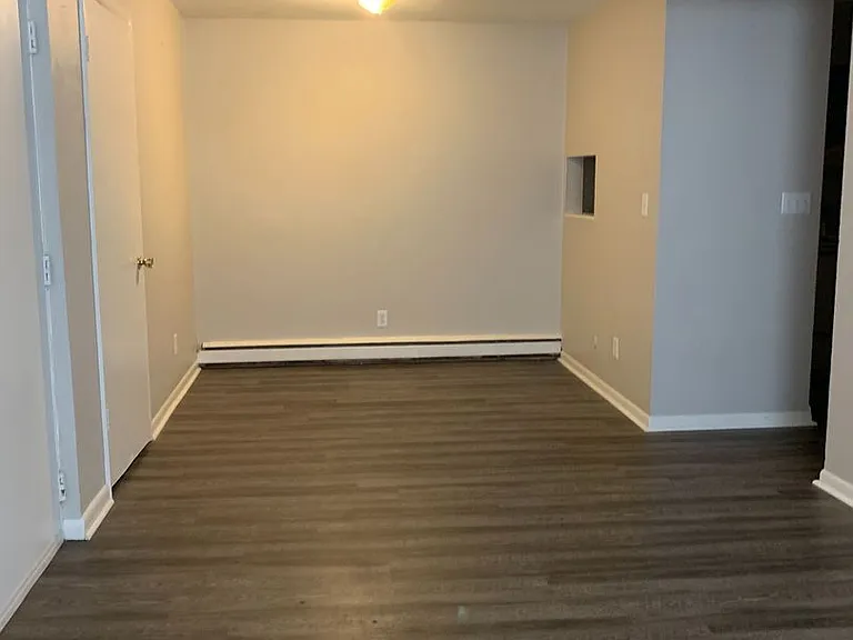 2036 Wayne Ave #E — Photo 5