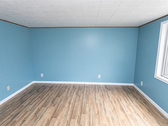 5th image of 1525 W Crawford Ave