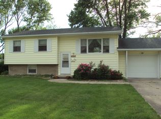 2557 S 34th St, Decatur, IL 62521