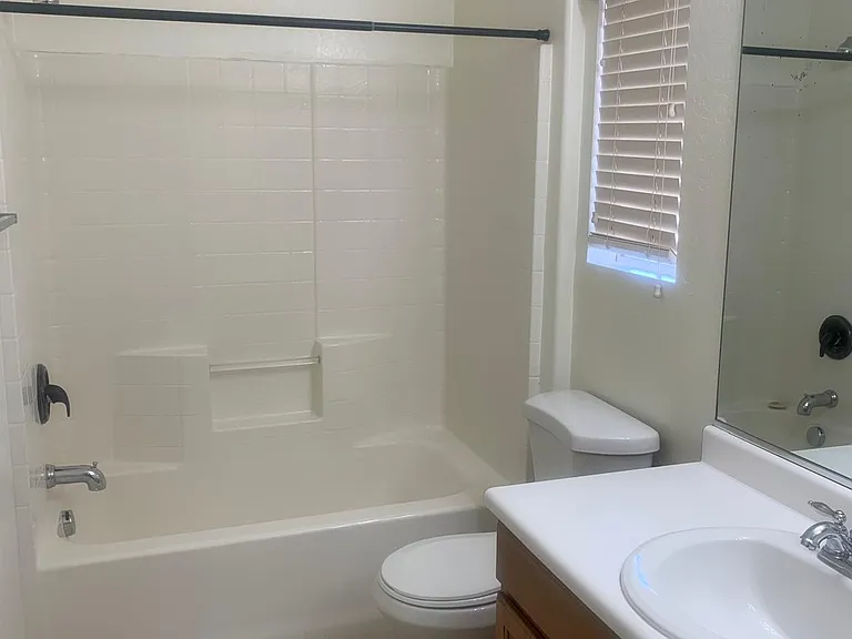 5147 W Fulton St — Photo 7