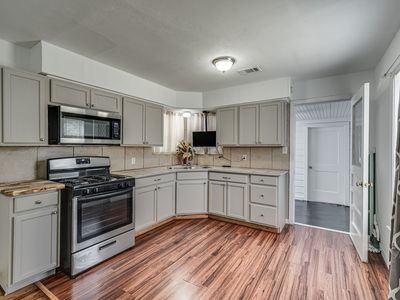 3212 Cedar Lake Dr, Dallas, TX, 75227