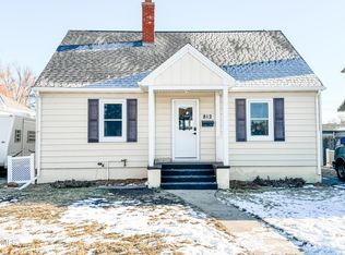 812 3rd Ave E, Williston, ND 58801