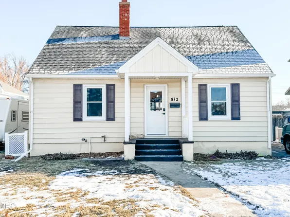 812 3rd Ave E, Williston, ND 58801