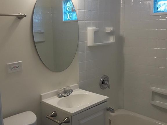 4th image of 1822 E Sauk Trl