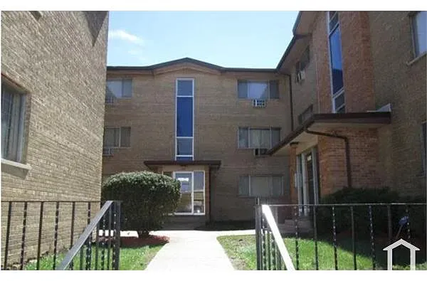 Building Photo - 7905 S Greenwood Ave #3