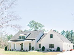 16043 W Dedeaux Rd, Gulfport, MS 39503